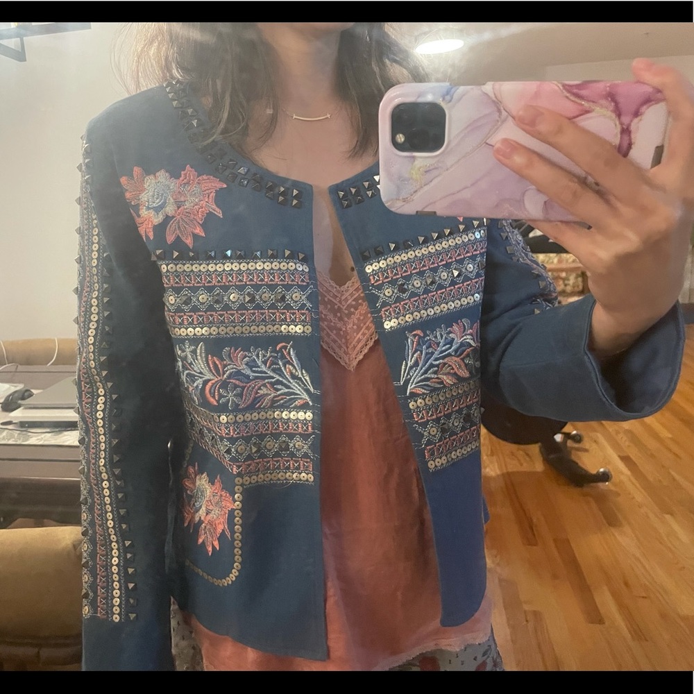 embossed denim jacket - Picture 7 of 9